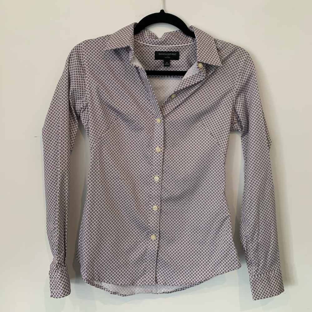 Banana Republic fitted button down top